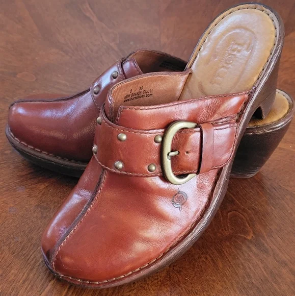 BORN LEATHER CLOGS - Picture 3 of 9